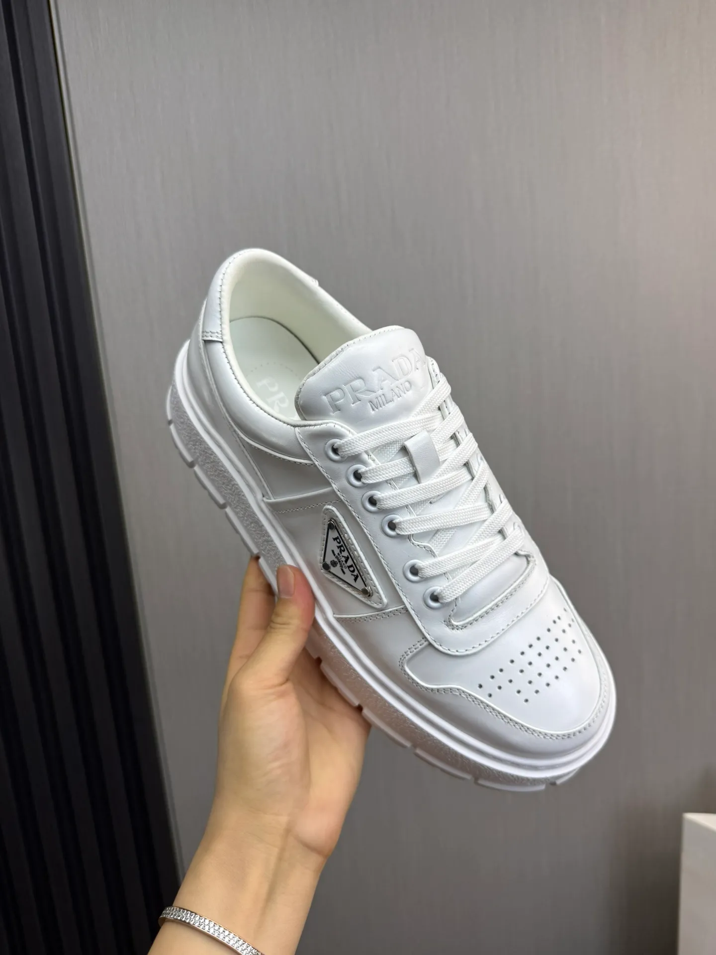 Men's shoes 💰620💰 [PRADA] Autumn and winter hot men's shoes are shipped 👏Official website synchronized ⬆️Original fly-woven cowhide fabric + cowhide lining, 1⃣️:1⃣️reproduction, original sole, 38-45 (45. Customized, non-refundable)